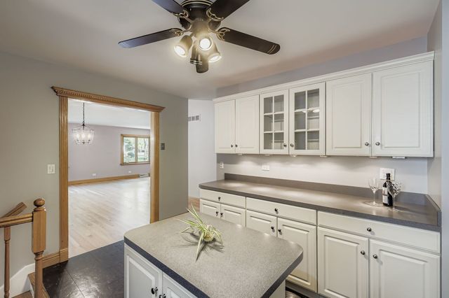 5904 Elm Street, Lisle, IL 60532