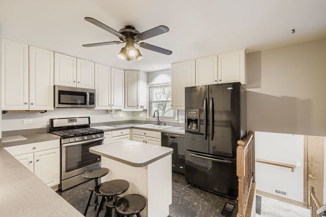 5904 Elm Street, Lisle, IL 60532