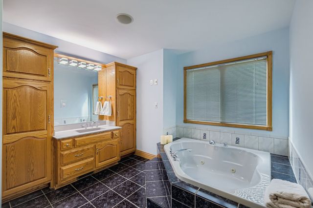 5904 Elm Street, Lisle, IL 60532