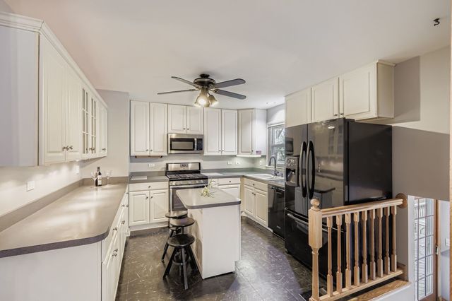 5904 Elm Street, Lisle, IL 60532