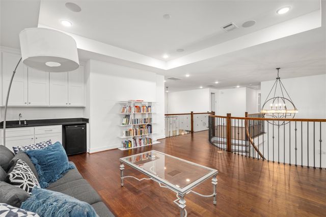 5319 Braesheather Drive, Houston, TX 77096