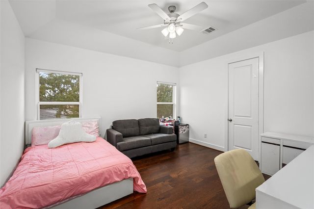 5319 Braesheather Drive, Houston, TX 77096