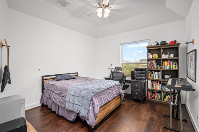 5319 Braesheather Drive, Houston, TX 77096