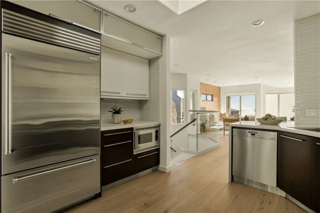 928 Quivera Street, Laguna Beach, CA 92651