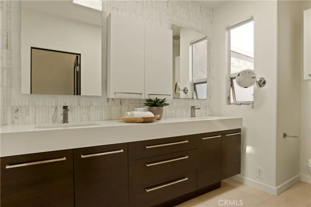 928 Quivera Street, Laguna Beach, CA 92651