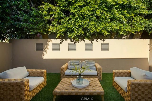928 Quivera Street, Laguna Beach, CA 92651