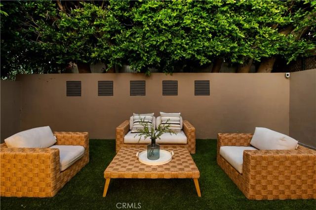 928 Quivera Street, Laguna Beach, CA 92651