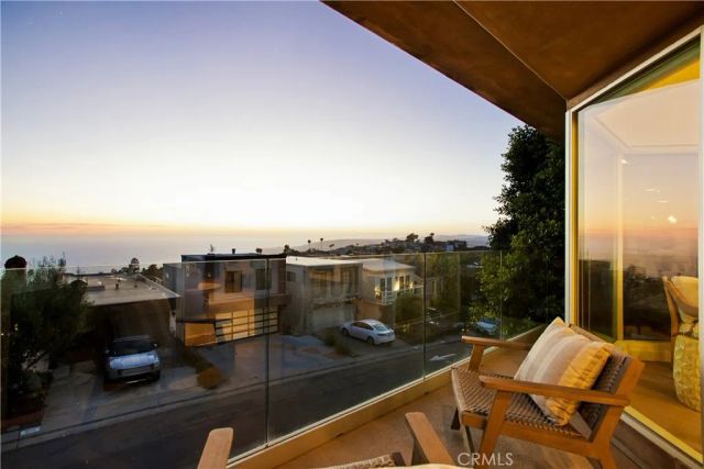 928 Quivera Street, Laguna Beach, CA 92651