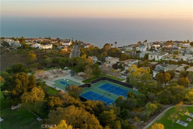 928 Quivera Street, Laguna Beach, CA 92651