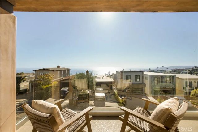 928 Quivera Street, Laguna Beach, CA 92651
