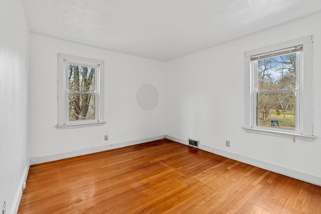 925 Worcester Street, Wellesley, MA 02482