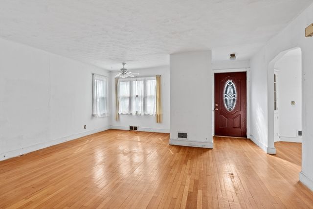 925 Worcester Street, Wellesley, MA 02482