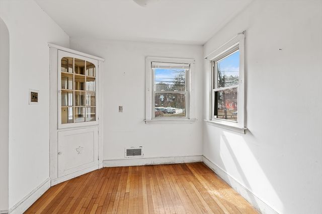 925 Worcester Street, Wellesley, MA 02482