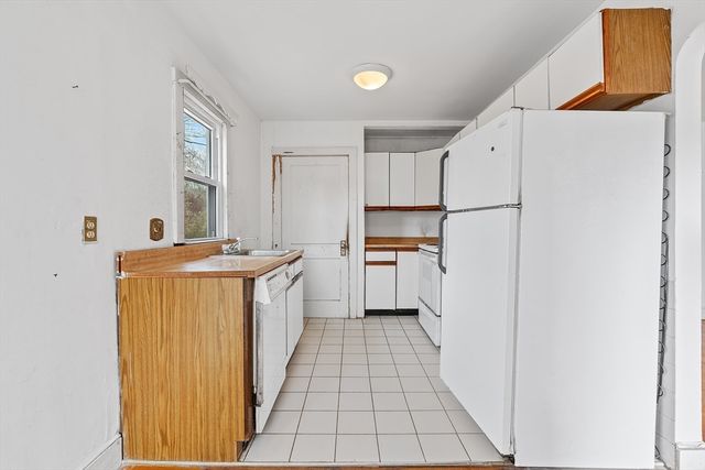 925 Worcester Street, Wellesley, MA 02482