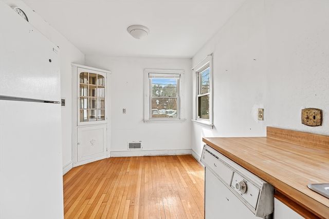 925 Worcester Street, Wellesley, MA 02482