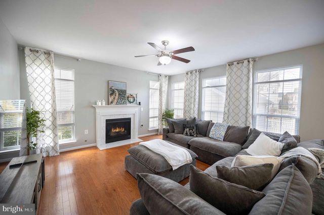 424 PROSPECT HILL BLVD, Charles Town, WV 25414