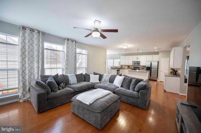 424 PROSPECT HILL BLVD, Charles Town, WV 25414