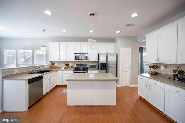 424 PROSPECT HILL BLVD, Charles Town, WV 25414