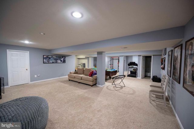 424 PROSPECT HILL BLVD, Charles Town, WV 25414