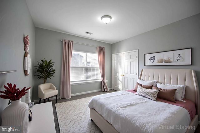 424 PROSPECT HILL BLVD, Charles Town, WV 25414