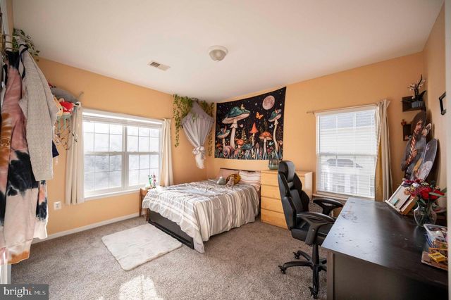 424 PROSPECT HILL BLVD, Charles Town, WV 25414