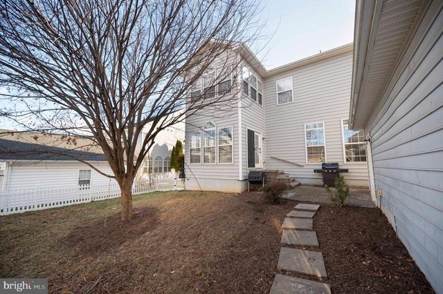 424 PROSPECT HILL BLVD, Charles Town, WV 25414