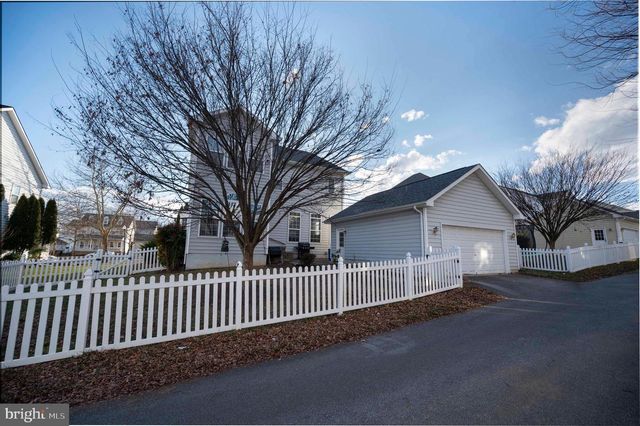 424 PROSPECT HILL BLVD, Charles Town, WV 25414