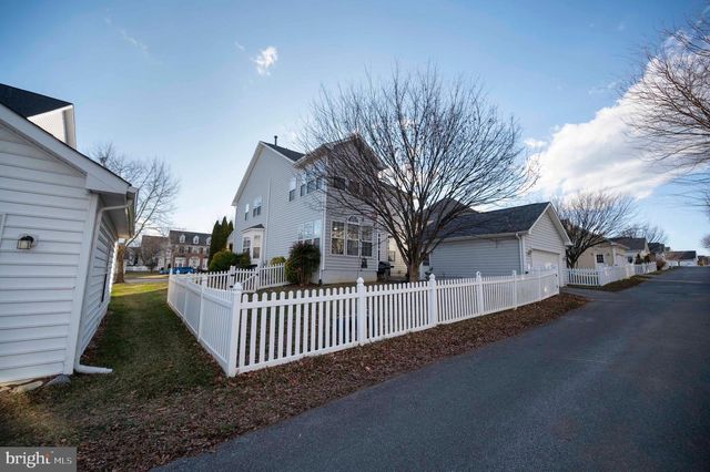 424 PROSPECT HILL BLVD, Charles Town, WV 25414