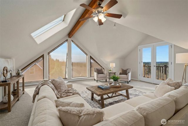 44010 14th Avenue E, Eatonville, WA 98328