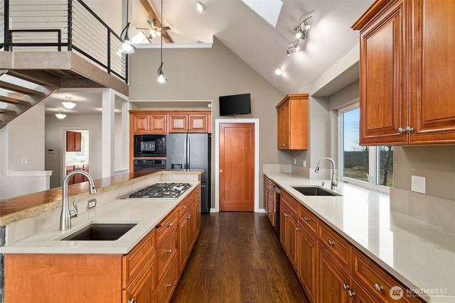 44010 14th Avenue E, Eatonville, WA 98328