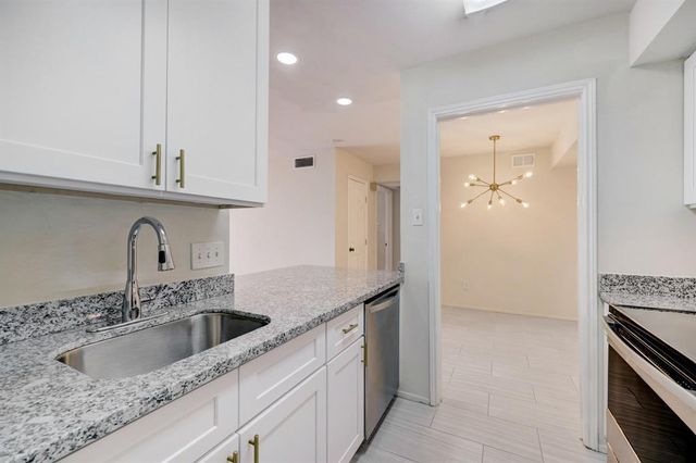 4645 Wild Indigo Street 373, Houston, TX 77027