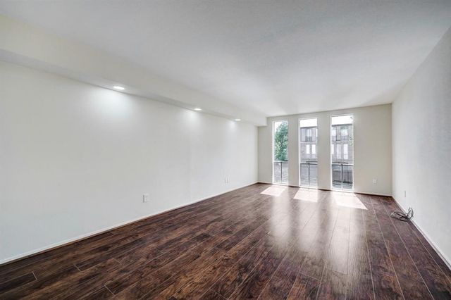 4645 Wild Indigo Street 373, Houston, TX 77027