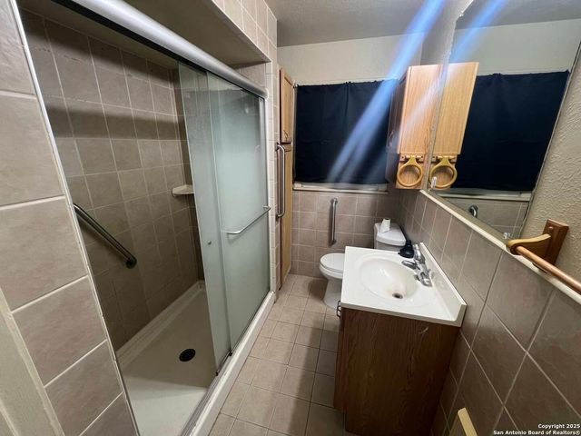 1012 E Walnut, Seguin, TX 78155