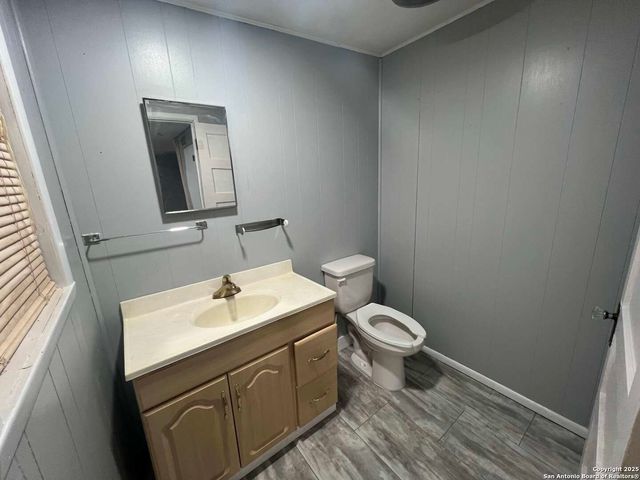 1012 E Walnut, Seguin, TX 78155