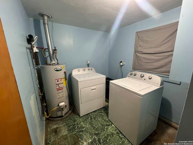 1012 E Walnut, Seguin, TX 78155