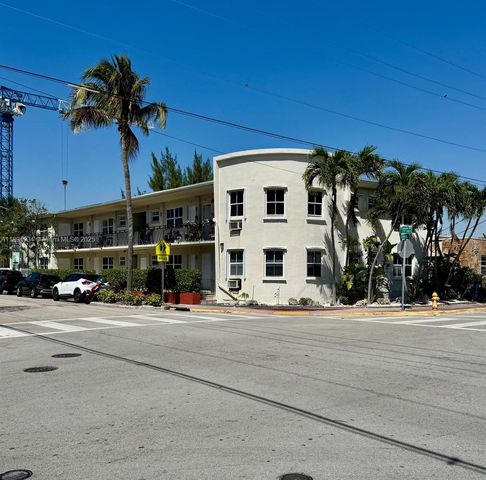 605 77th St, Miami Beach, FL 33141