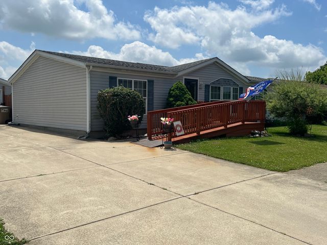 4643 Breckenridge Drive, Columbus, IN 47203