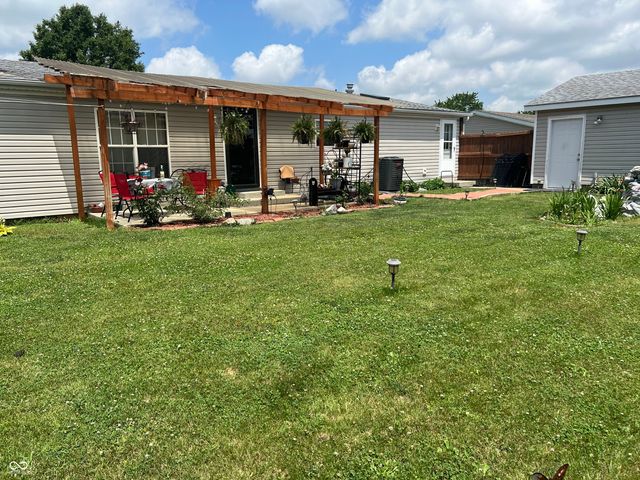 4643 Breckenridge Drive, Columbus, IN 47203