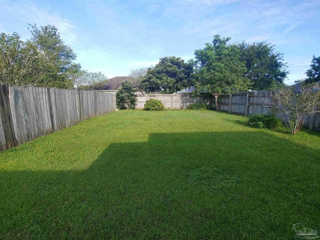 3086 Flintlock Dr, Pensacola, FL 32526