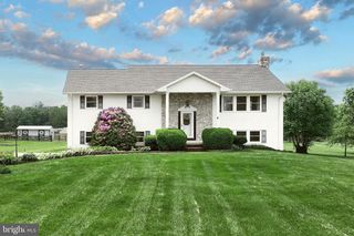 452 MUD COLLEGE ROAD, Littlestown, PA 17340