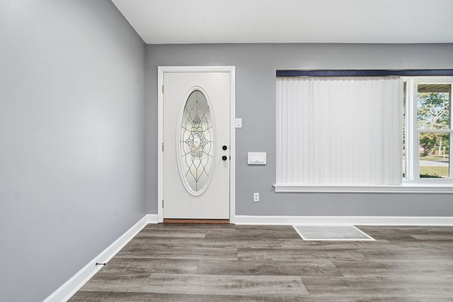 17617 Burnham Avenue, Lansing, IL 60438
