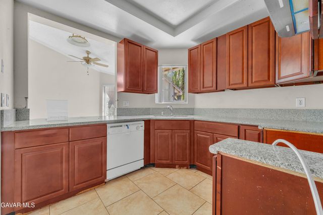 36806 Meadowview Ct, Palmdale, CA 93552