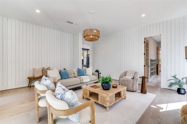 9233 E Lake Highlands Drive, Dallas, TX 75218