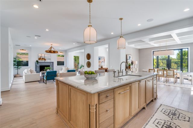 9233 E Lake Highlands Drive, Dallas, TX 75218