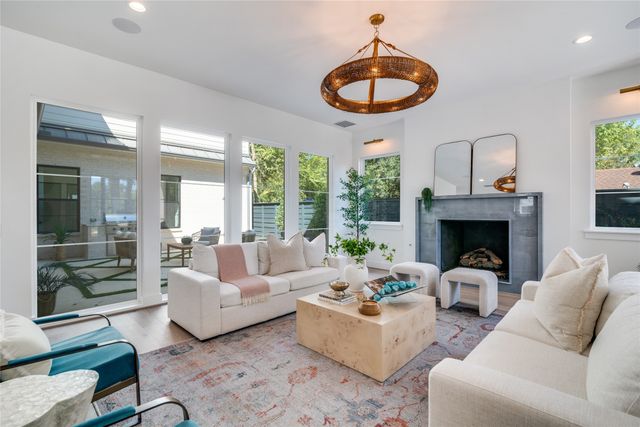 9233 E Lake Highlands Drive, Dallas, TX 75218