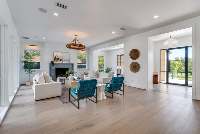 9233 E Lake Highlands Drive, Dallas, TX 75218