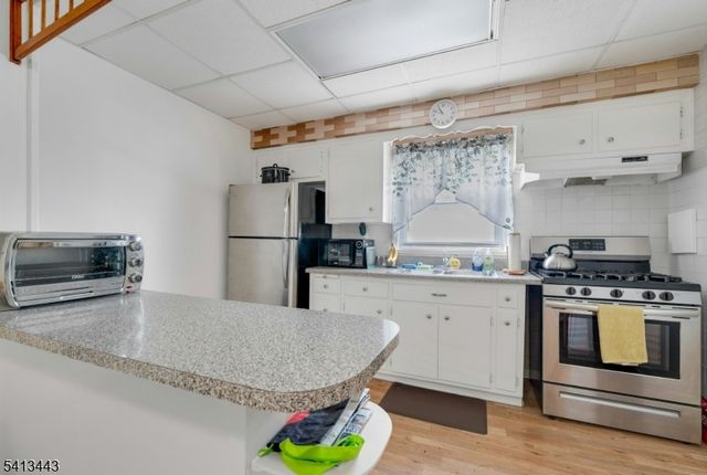 712 Meyer Ave, Lyndhurst Twp., NJ 07071