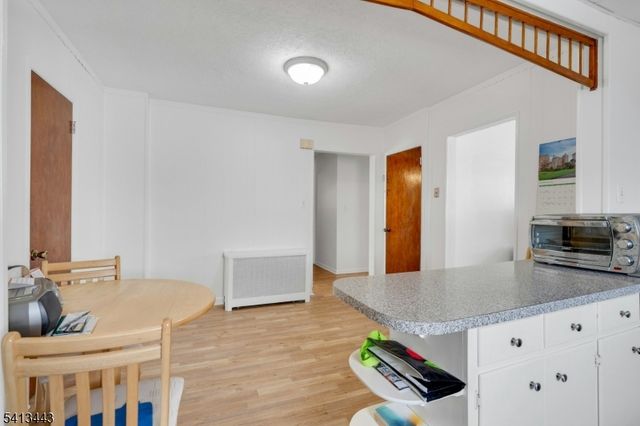 712 Meyer Ave, Lyndhurst Twp., NJ 07071