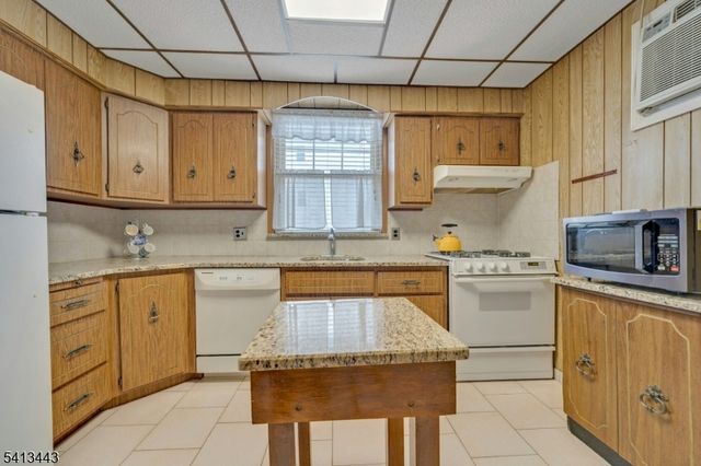 712 Meyer Ave, Lyndhurst Twp., NJ 07071