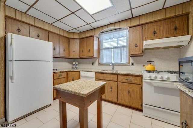 712 Meyer Ave, Lyndhurst Twp., NJ 07071